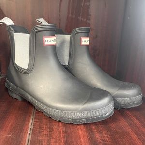 Matte Black Hunter Chelsea short boots